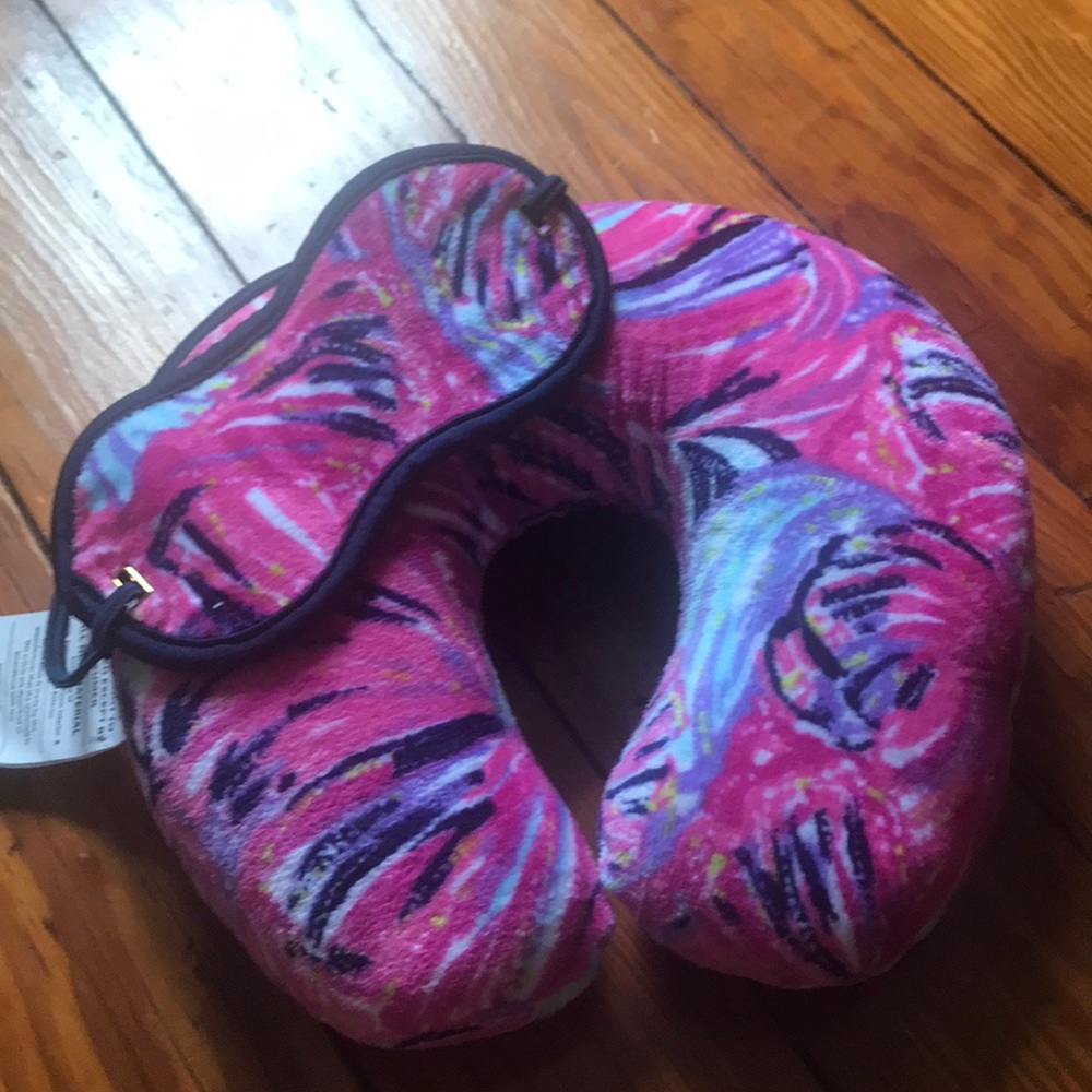 Lilly Pulitzer travel pillow and eye mask NEW